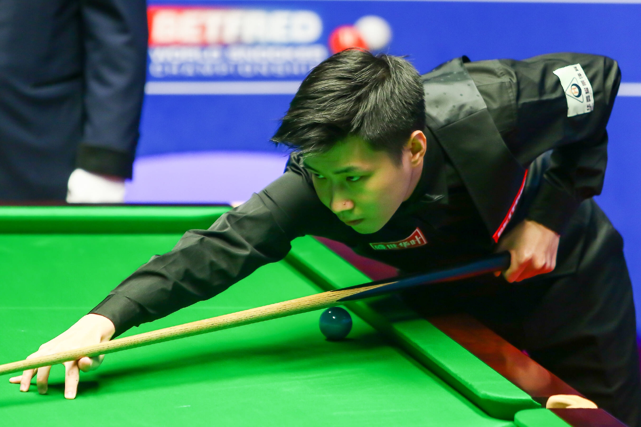 迅速拉开了 迅速拉开了