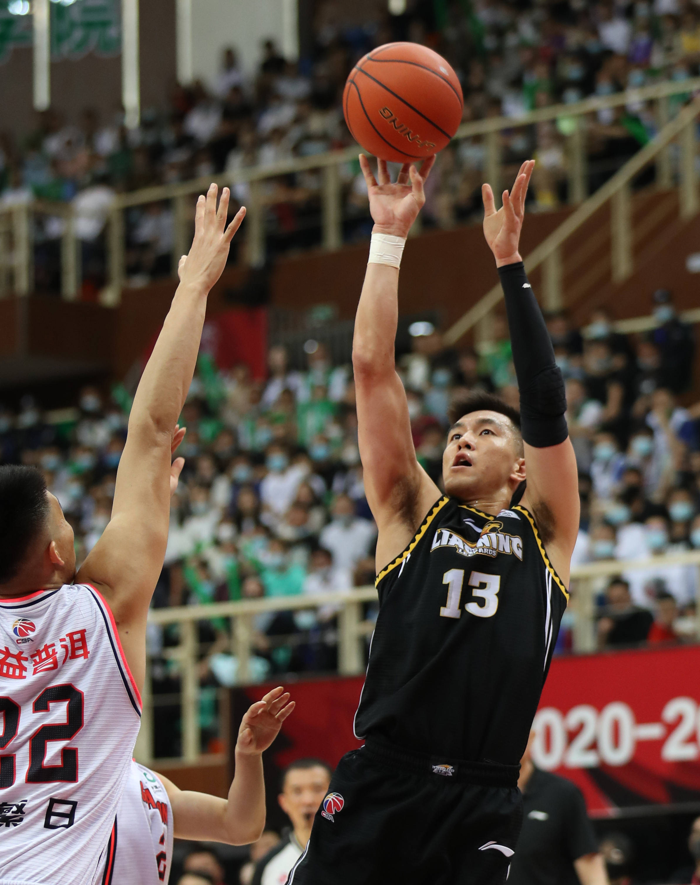 以防守反击 以防守反击